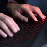 新加坡中国富商被前员工偷了7400万-彩票走势-彩票技巧-彩票策略网